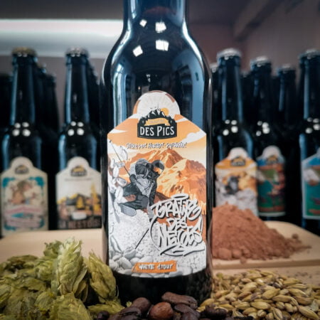 Photo d'une bouteille de bière de la brasserie de pics, la bière Graine des Neiges est une white stout