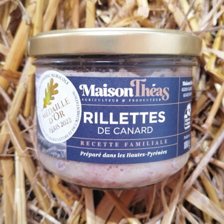 Pot de rillettes de la Maison Théas posé sur la paille