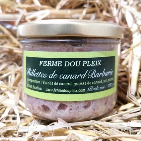 Photo d'un pot de Rillettes de canard Barbarie de 180g de la Ferme Dou Pleix posé sur du foin