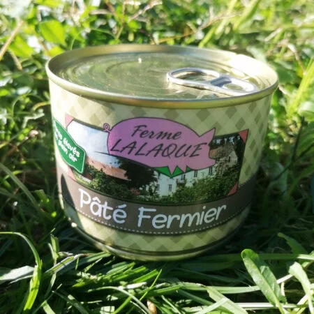 Pot de pâté fermier de la Ferme Lalaque qui élève ses porcs en plein air à Sauveterre dans les Hautes-Pyrénées.