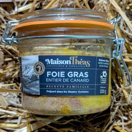 un pot de 350g de foie gras de canard mulard dans un lit de foin