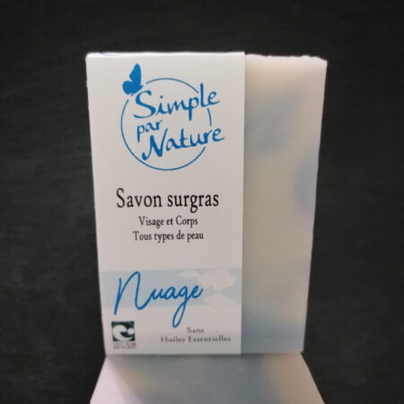 Savon surgras Nuage sans huiles essentielles qui convient à tous types de peau et un produit de Simple par Nature