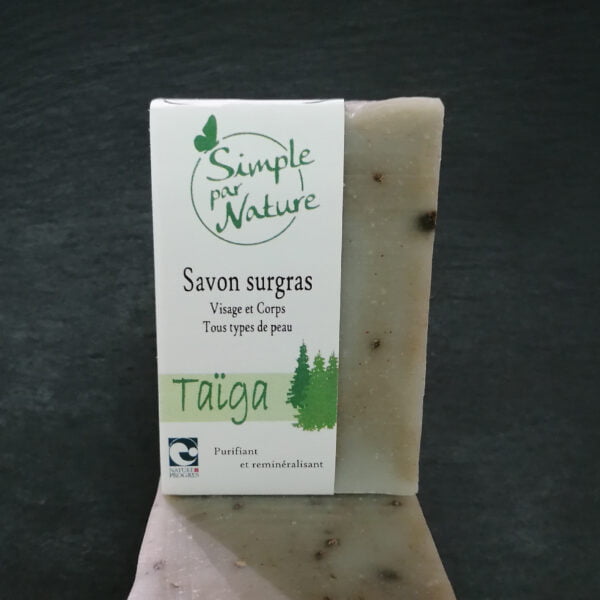 Un autre savon surgras produit par Simple par Nature, il s'appelle Taïga, pour tous types de peau, il est purifiant et reminéralisant