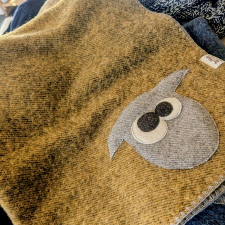 plaid jaune moutarde, tête de mouton, La Carde