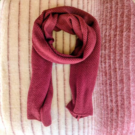 écharpe rouge en laine fait par La Carde Hautes-Pyrénées