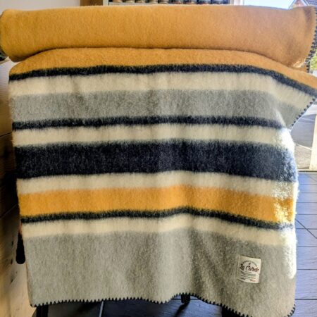 grand plaid en laine des pyrénées, artisanale, La Carde